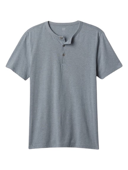 26% Discount on purchasing a soft, small neck T-shirt, GAP active offers!